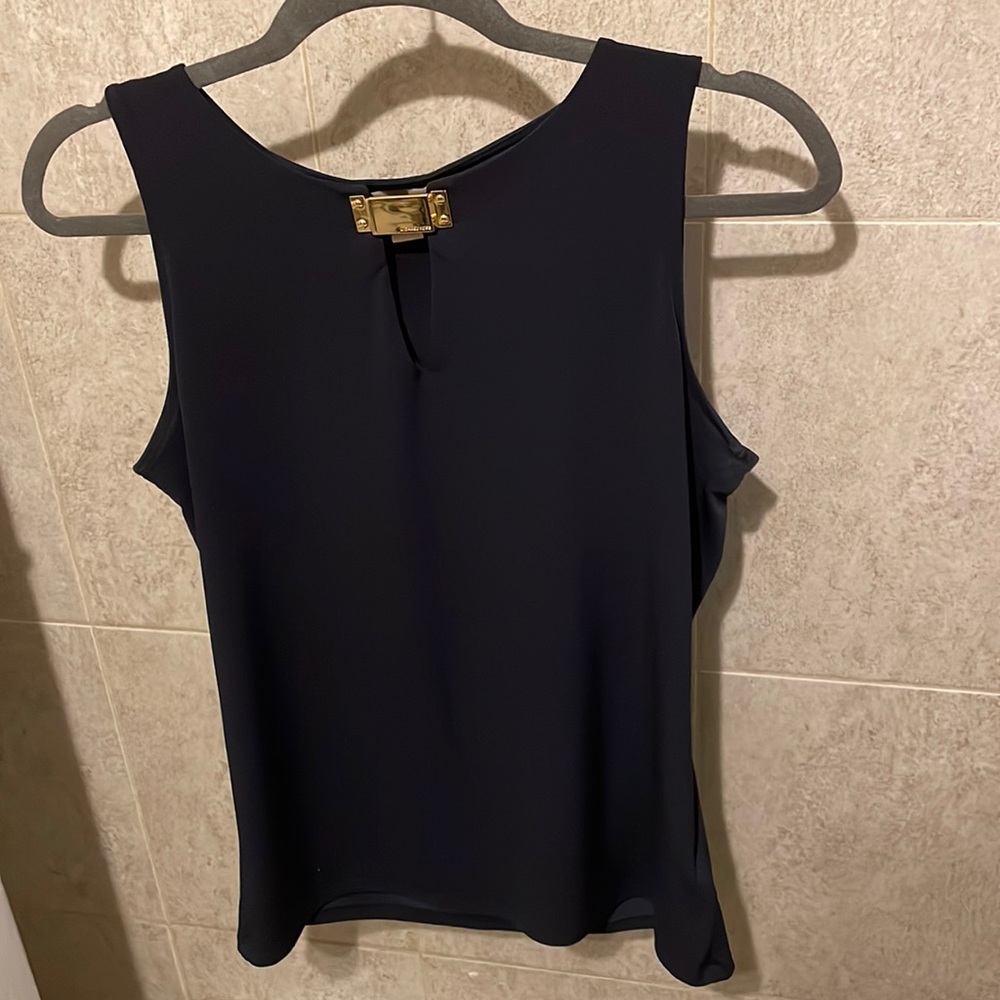 Women’s Sleeveless Blouse